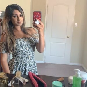 Meet your Posher, Leena